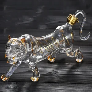 Handsome tiger shaped animal lead-free glass bottle wine decanter barware whiskey decanter for Liquor Scotch Bourbon